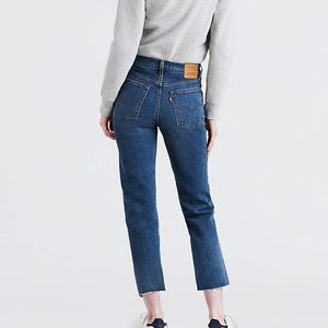 Levi’s Wedgie Straight